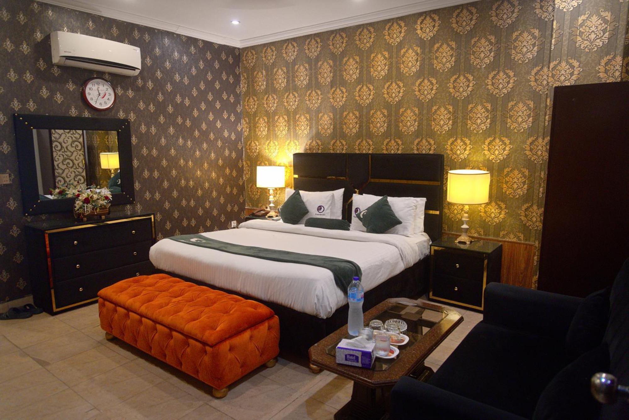 Premier Inn Johar Town 拉合尔 外观 照片